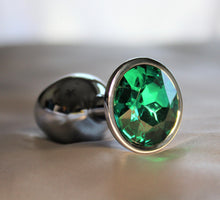 Load image into Gallery viewer, Small Emerald Butt Plug.